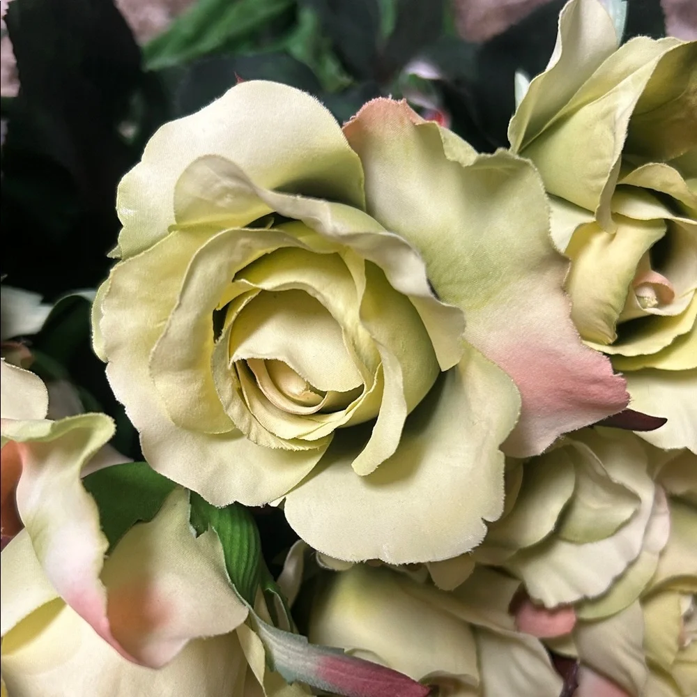 Artificial Yellow greenish Roses Bouquet